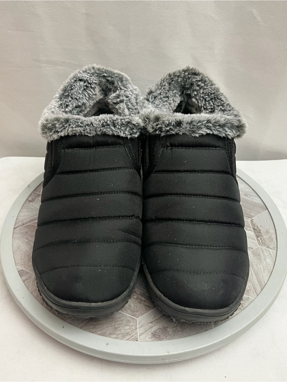 Minnetonka Women’s Black Faux Fur Lined Puffer Winter Ankle Boots Size 10